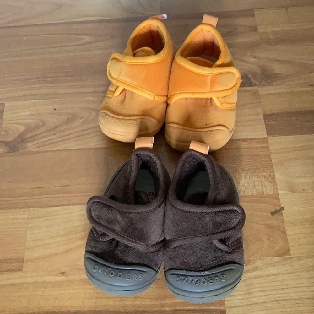 2 pairs of Skidders! Sizes 4 and 6!